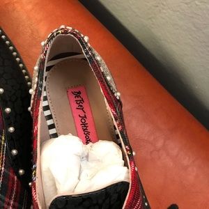 Bsetsey Johnson size 8.5